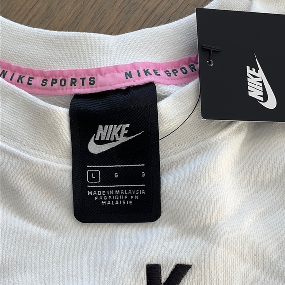 NWT Nike crop sweatshirt - Picture 3 of 4